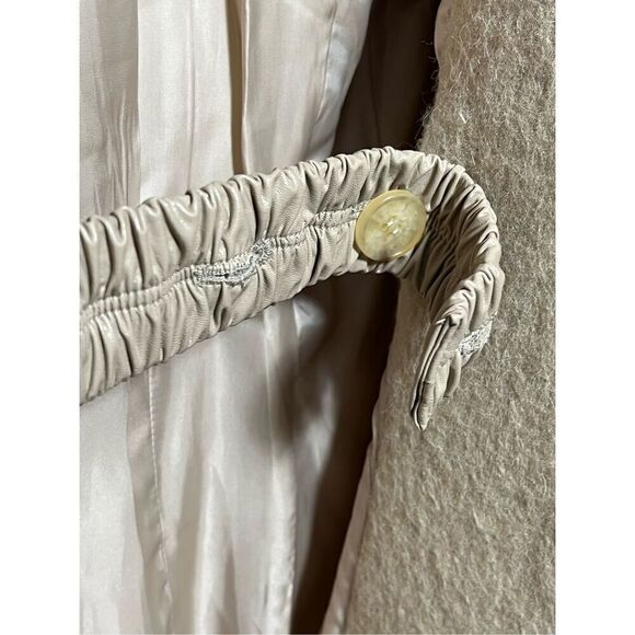 Recto Women’s Wool Beige Overcoat - Picture 2 of 8